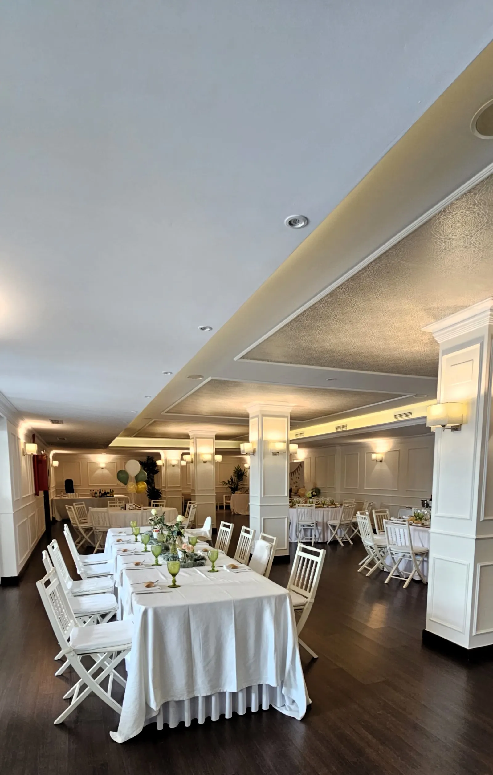 Salón Buganvilla del Hotel Las Bóvedas preparado para una celebración