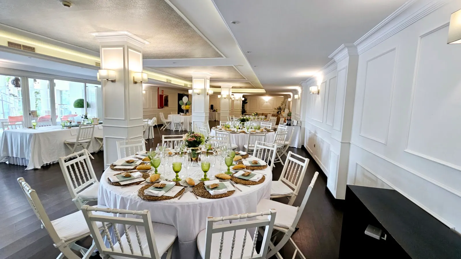 Salón Buganvilla del Hotel Las Bóvedas preparado para una celebración