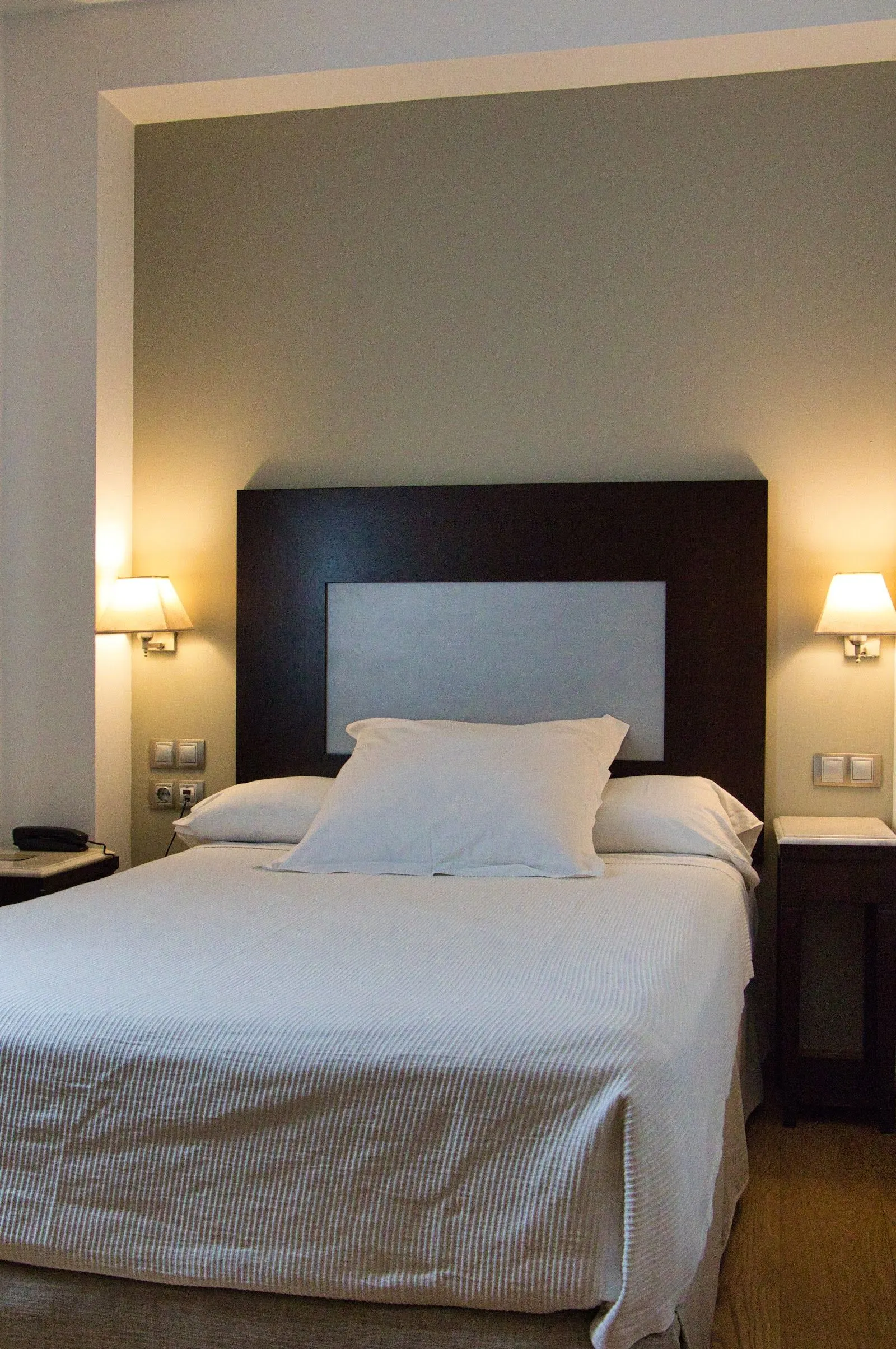 Habitación individual con escritorio del Hotel Las Bóvedas