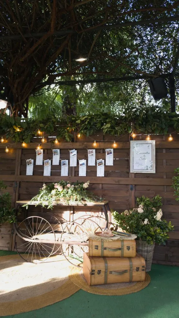 Jardines del Hotel Las Bóvedas durante una boda al aire libre