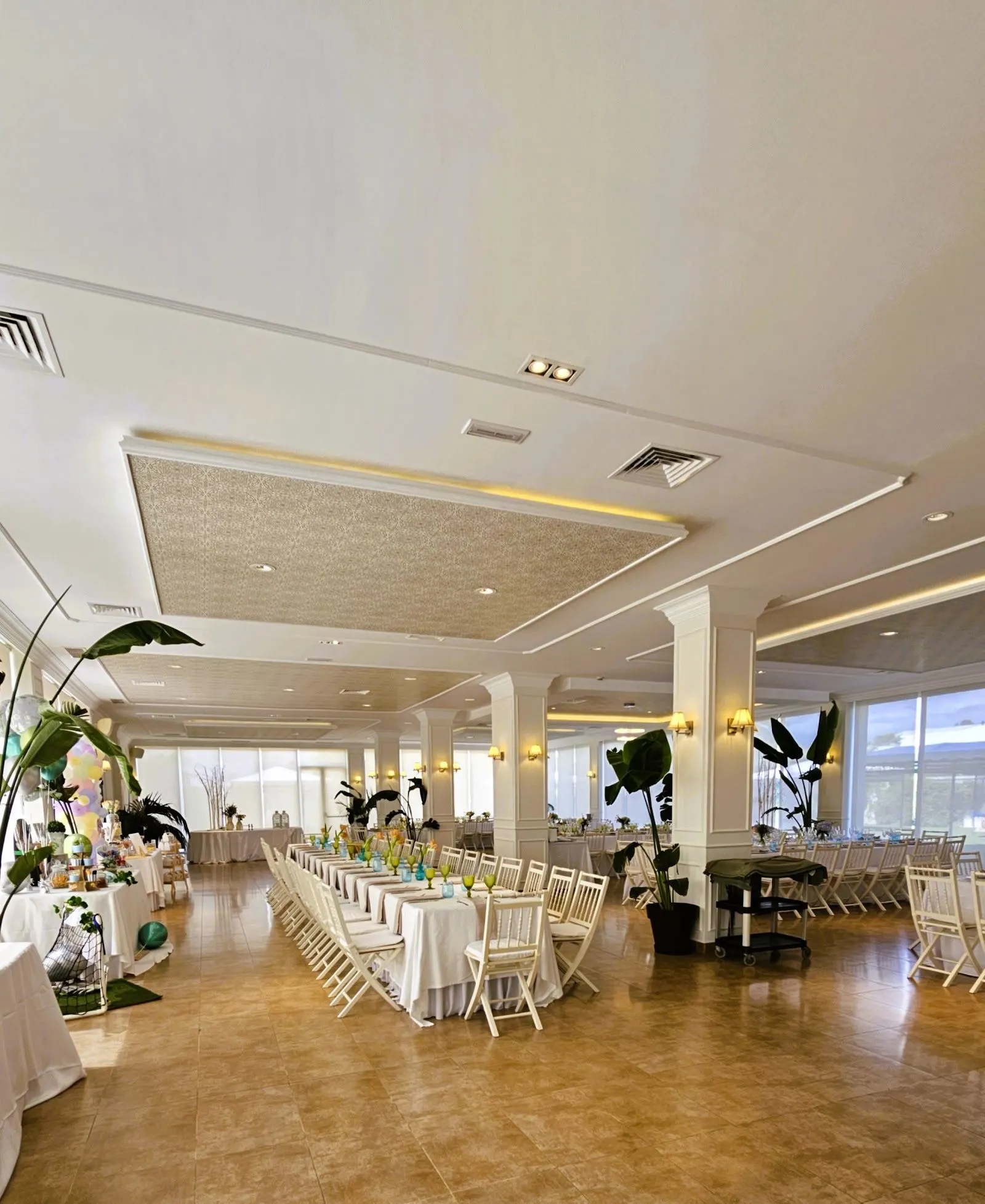 Salón Jazmín del Hotel Las Bóvedas montado para un banquete
