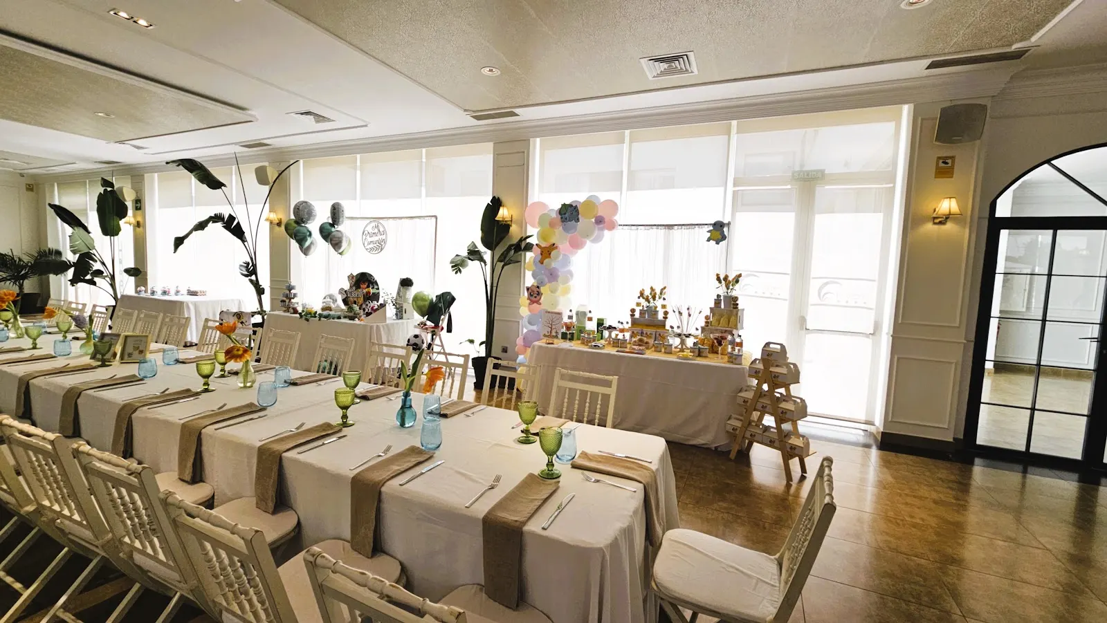 Salón Jazmín del Hotel Las Bóvedas montado para un banquete