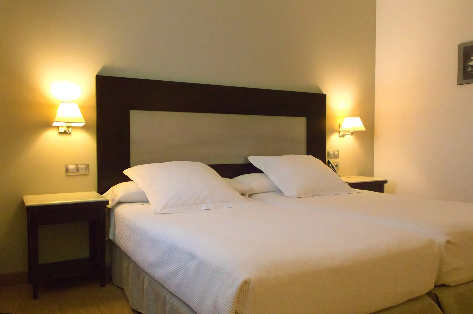 Habitación doble con dos camas del Hotel Las Bóvedas